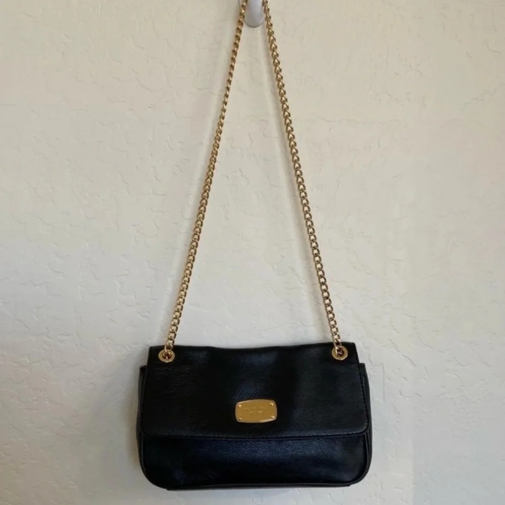 Michael Michael Kors Jet Set Leather Shoulder Bag